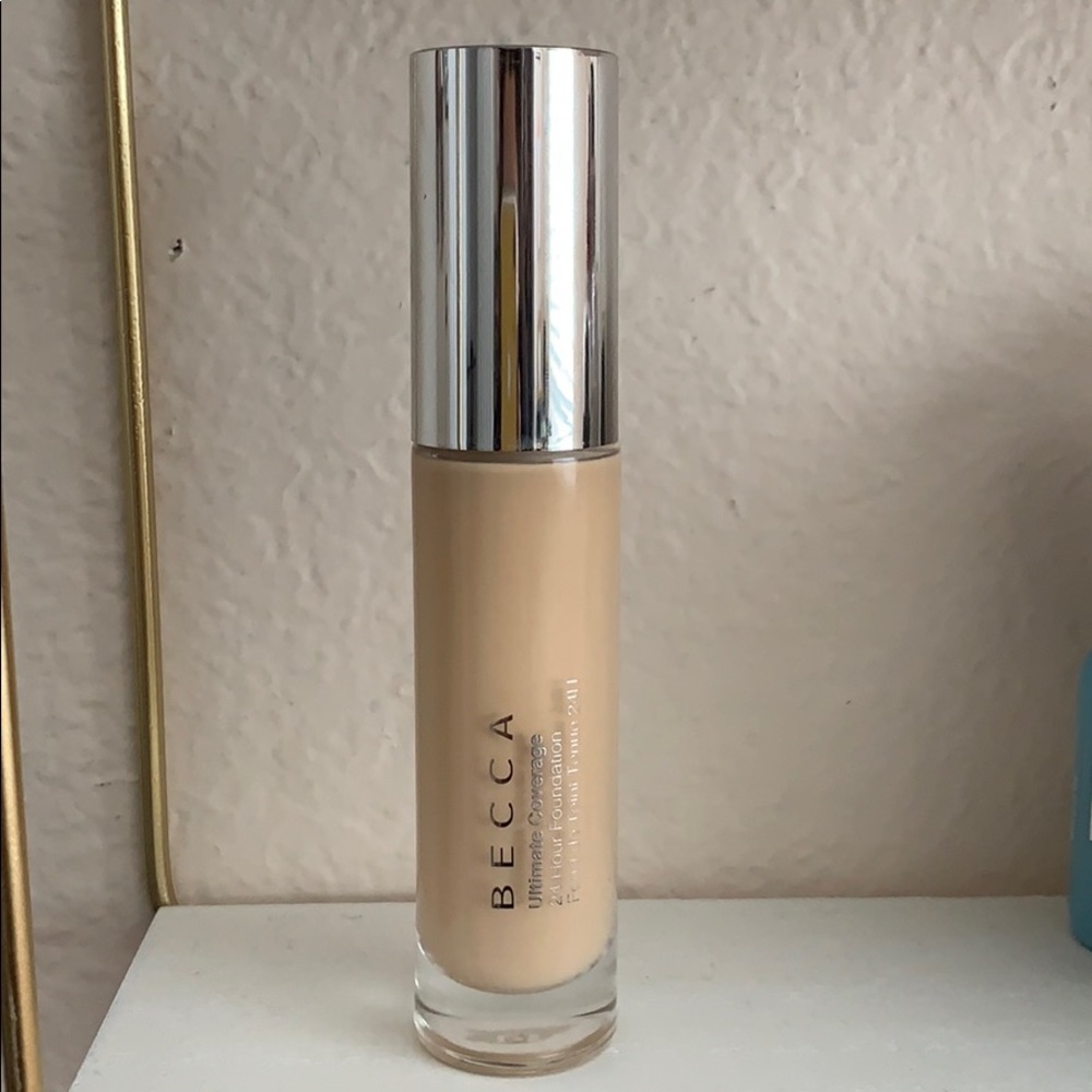 Becca ultimate coverage 24 hour foundation